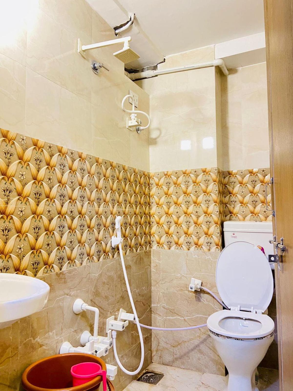 Hotel Alexa By Abc Ahmedabad Exteriör bild