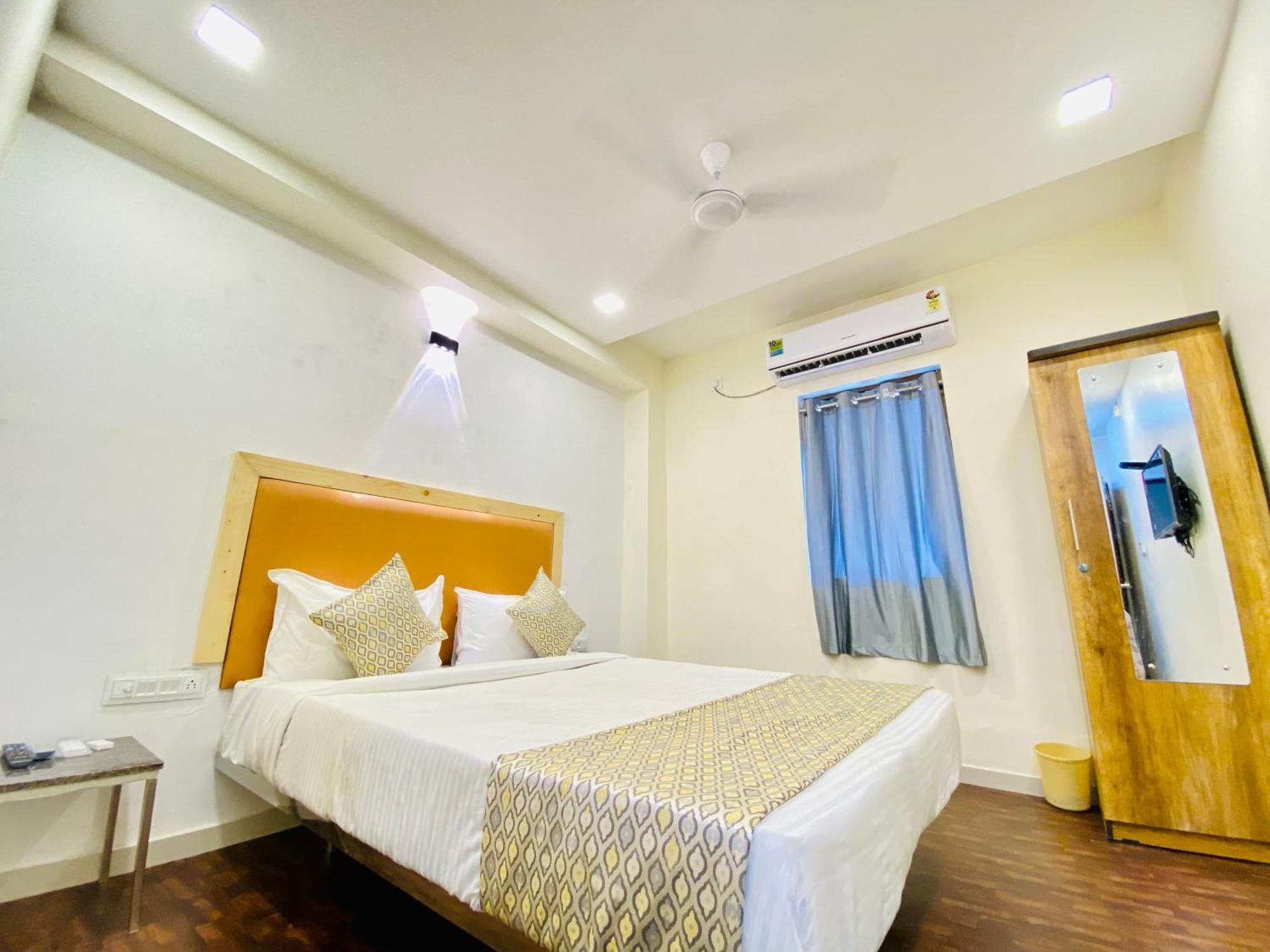 Hotel Alexa By Abc Ahmedabad Exteriör bild