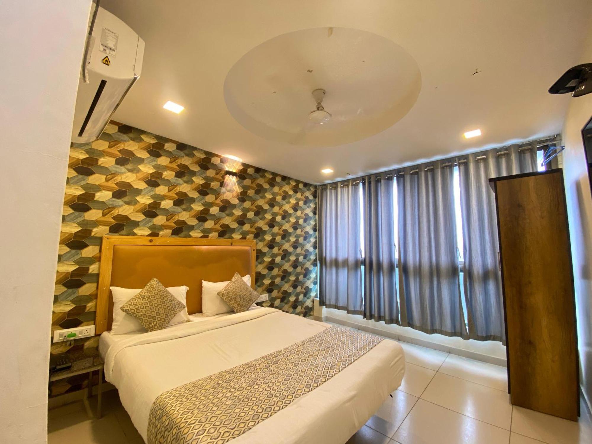 Hotel Alexa By Abc Ahmedabad Exteriör bild