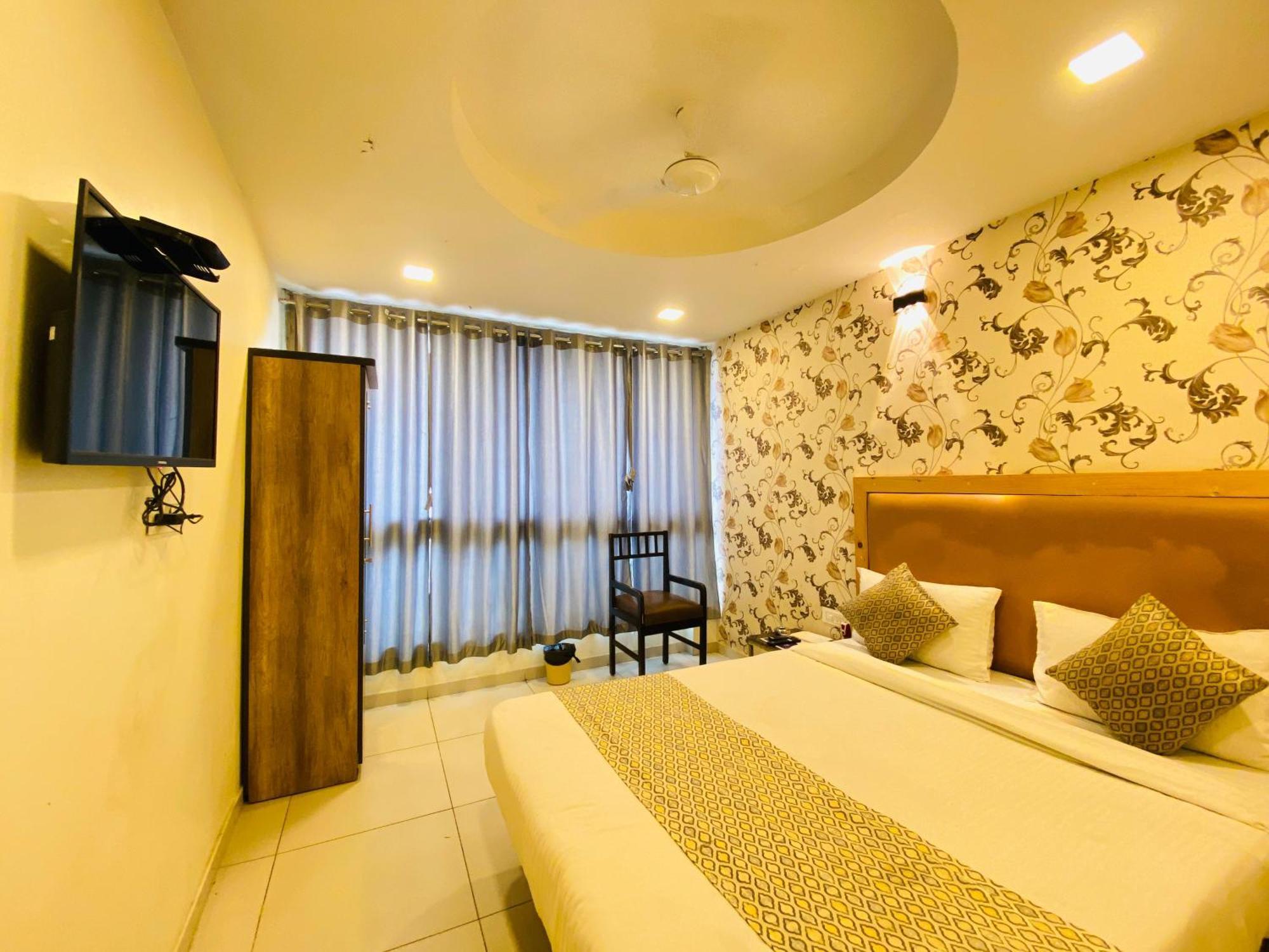 Hotel Alexa By Abc Ahmedabad Exteriör bild